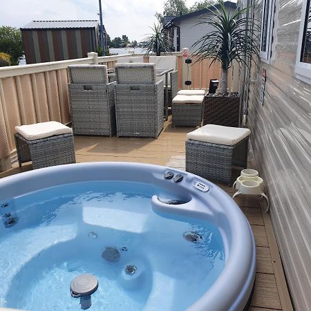 Relaxing Breaks With Hot Tub At Tattershal Lakes 3 Bedroom Tattershall Extérieur photo