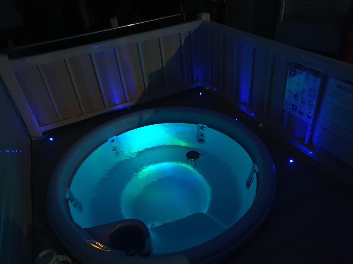 Relaxing Breaks With Hot Tub At Tattershal Lakes 3 Bedroom Tattershall Extérieur photo