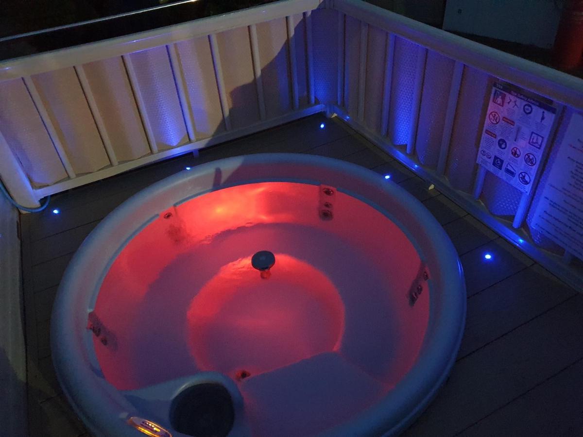 Relaxing Breaks With Hot Tub At Tattershal Lakes 3 Bedroom Tattershall Extérieur photo