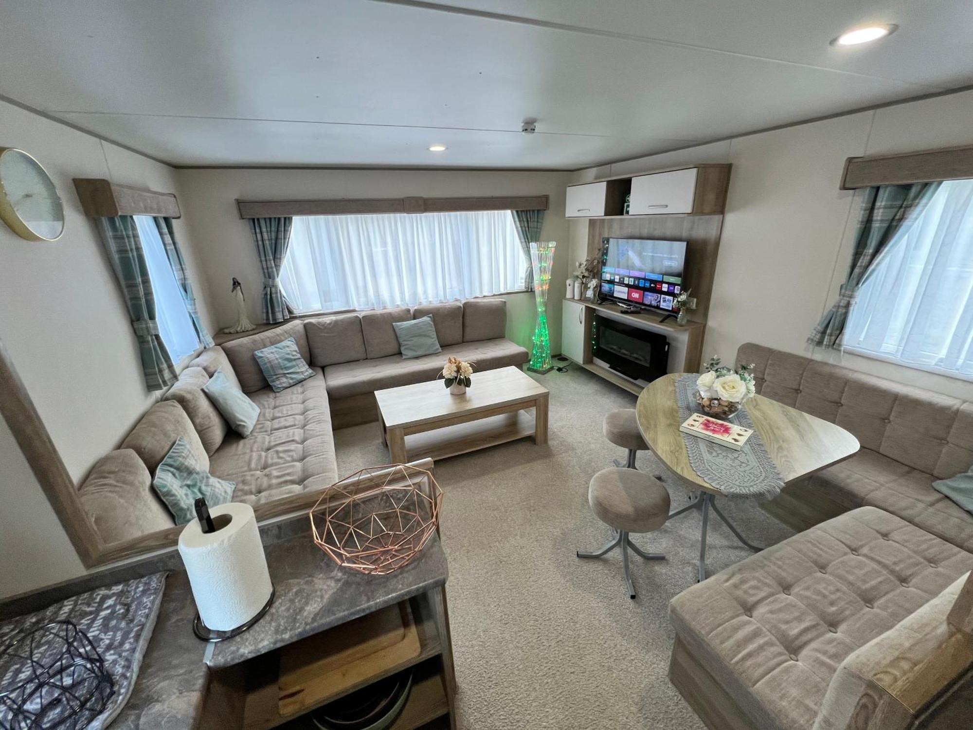 Relaxing Breaks With Hot Tub At Tattershal Lakes 3 Bedroom Tattershall Extérieur photo